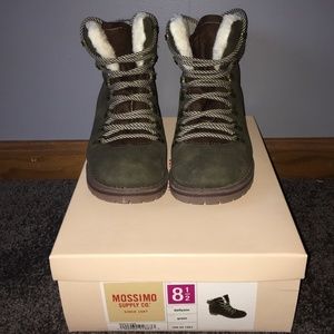 NWT Mossimo Target Green Winter Boots